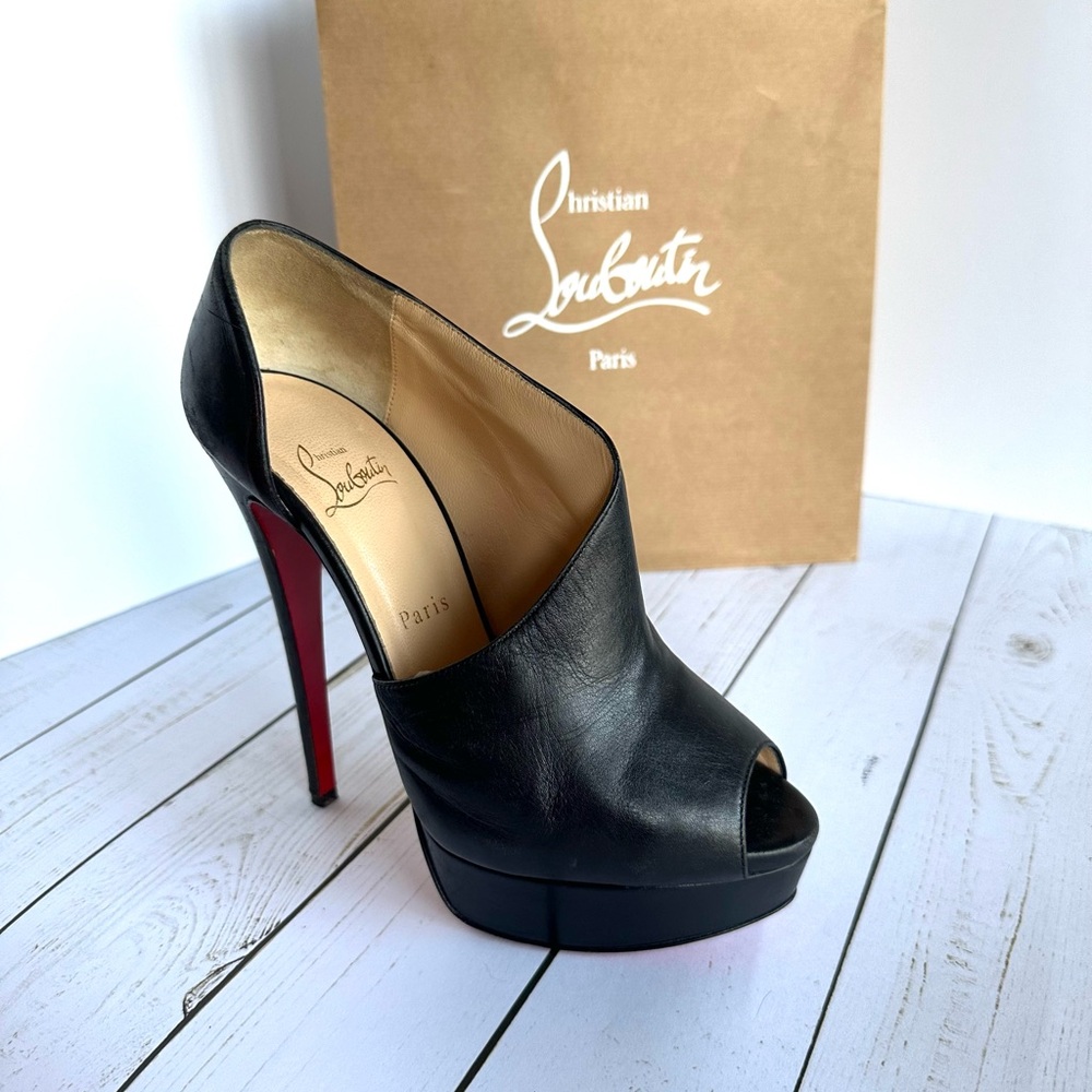 Christian Louboutin Verita Asymmetric Peep toe Bootie 38.5